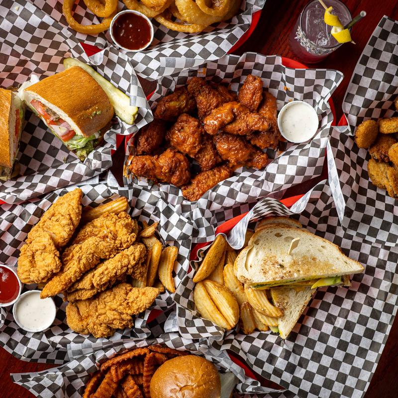 Ausiello's 5th Street Bar and Grill